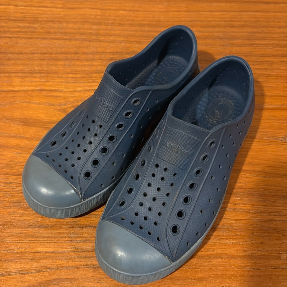 Native Jefferson kids slip on shoes • Boys size C12